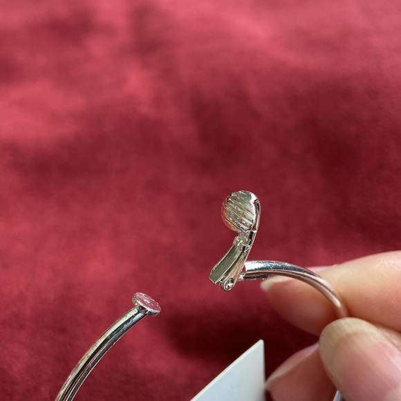 NEW ETIENNE AIGNER Large Hoop Clip Earrings Silver Tone - Picture 7 of 7